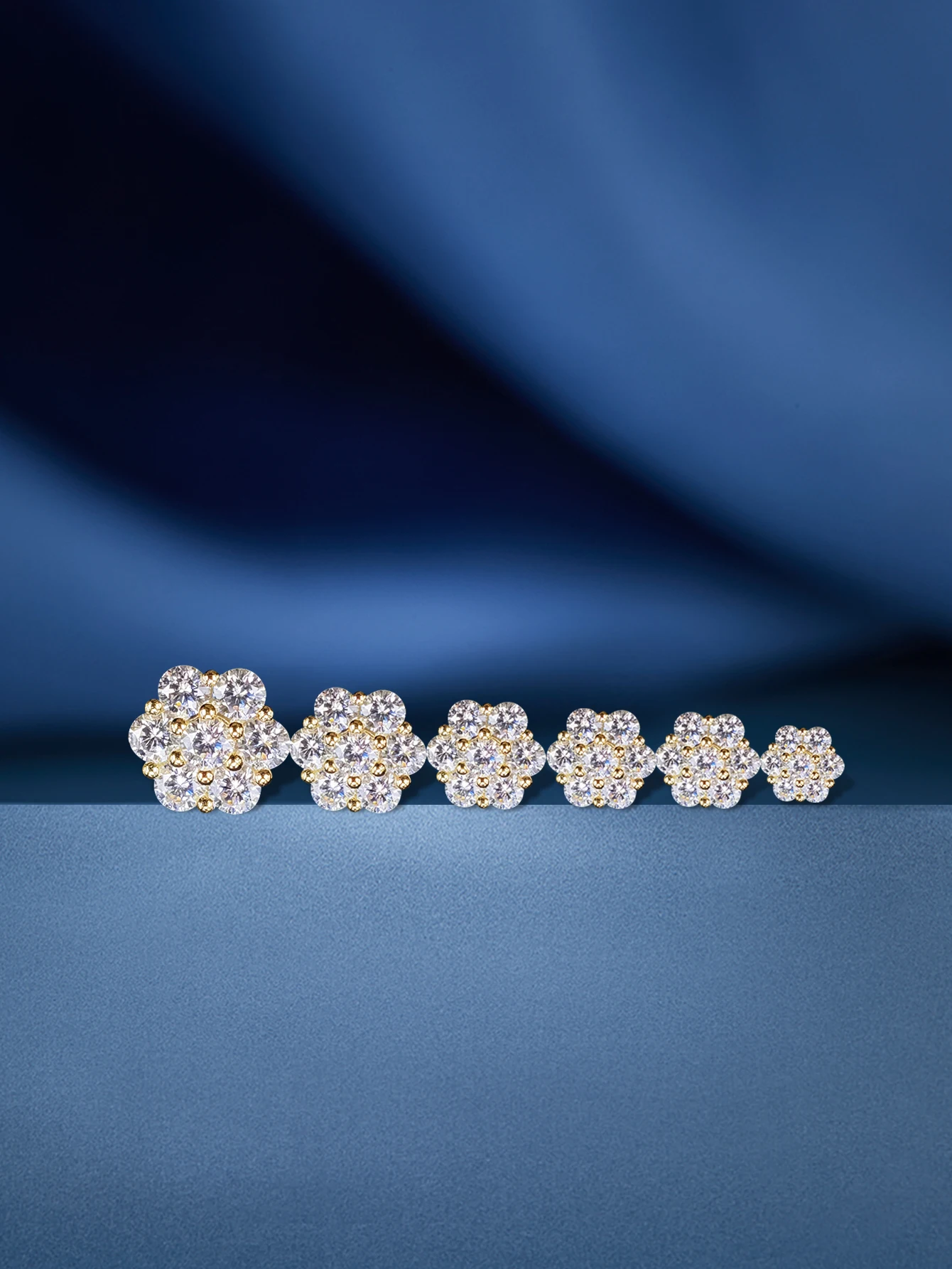 Orecchini a lobo fiore in argento 925 con moissanite per uomo_voghion.com