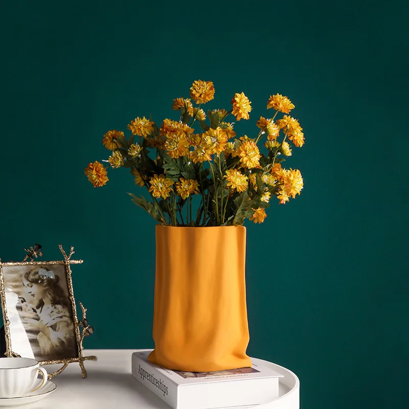 Wholesale Nordic Modern Luxury Ceramic Vases Colorful Creative Folds for Home Decor Weddings Offices Christmas Holidays