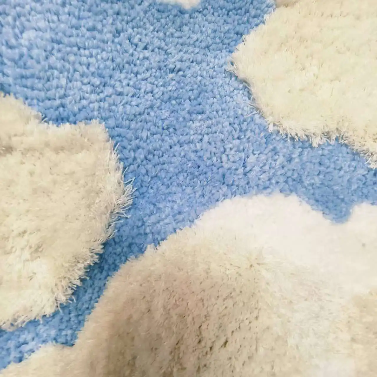 Designer Cloud Shape Anti slip Children Area Rugs  Microfiber Soft Plush Children Friendly Play Mat Machine Washable Tufted Rug