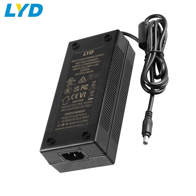 Chargeur E-TECH SC1260 15V-24V 5A Avec USB 2A - Occasion, état Excellent