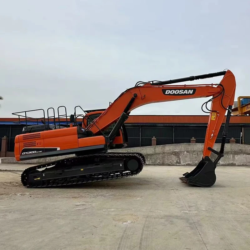 Used DOOSAN DX300 Crawler Excavator Engineering Construction Caterpillar Engine Poclain/Kawasaki Hydraulic Bucket Accessories