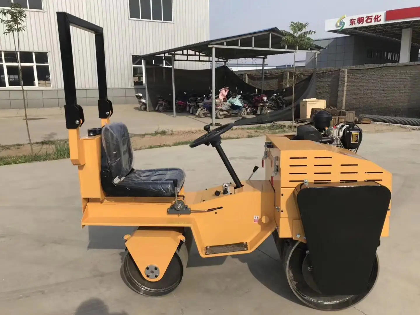 Low Cost Direct Sales Hand Operated Mini Compactor Used Dynapac Ca25pd Lawn Vibrating Road Roller