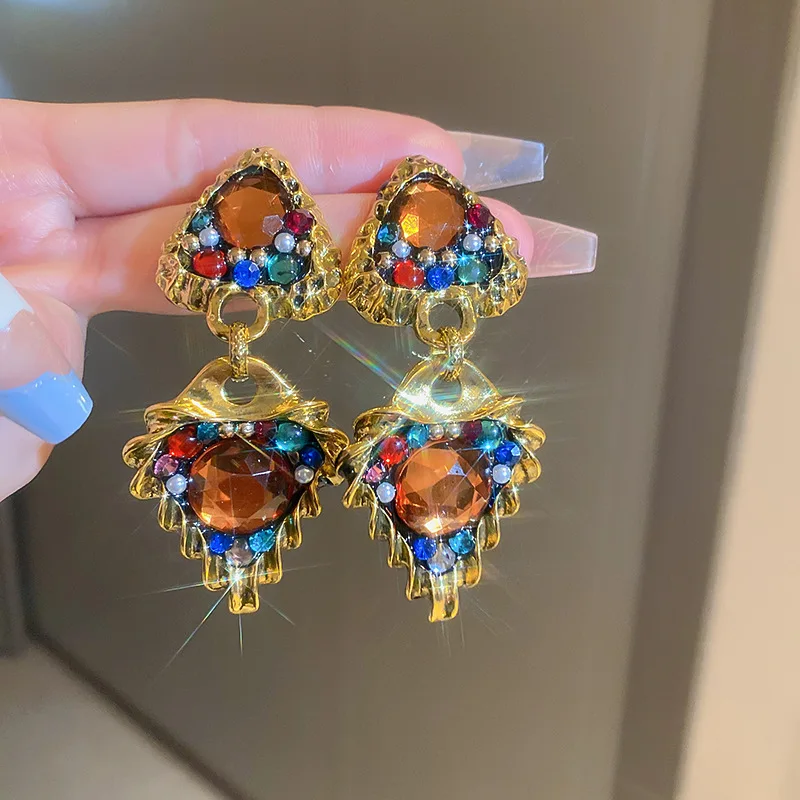 Silver Needle Inlaid Diamond Triangle Exaggerate Heavy Industry High Grade Art Retro Wholesale Female Stud Earrings for Woman