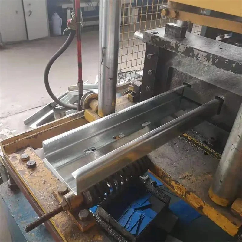 Structural Light Steel Galvanized C Profile Section U Channel Steel Hot Dipped Galvanized C Z Purlin