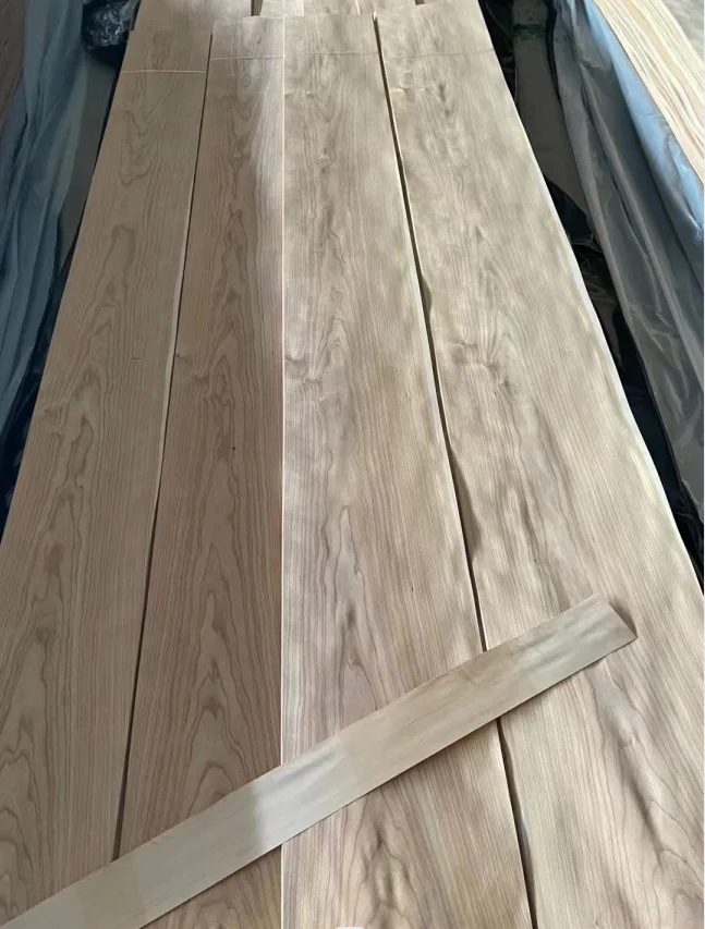 Hot Sale Natural Solid Wood Veneer 0.45mm 0.6mm Veneer Wood Red White