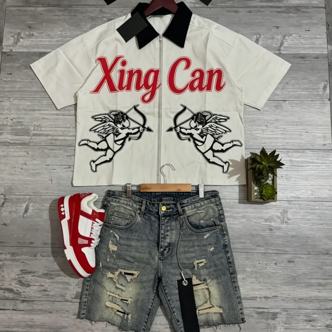 Niestandardowy zestaw męski w stylu vintage streetwear: koszulka + spodenki denimowe z wieloma kieszeniami i frędzlami; możliwość personalizacji nadrukami lub haftem
