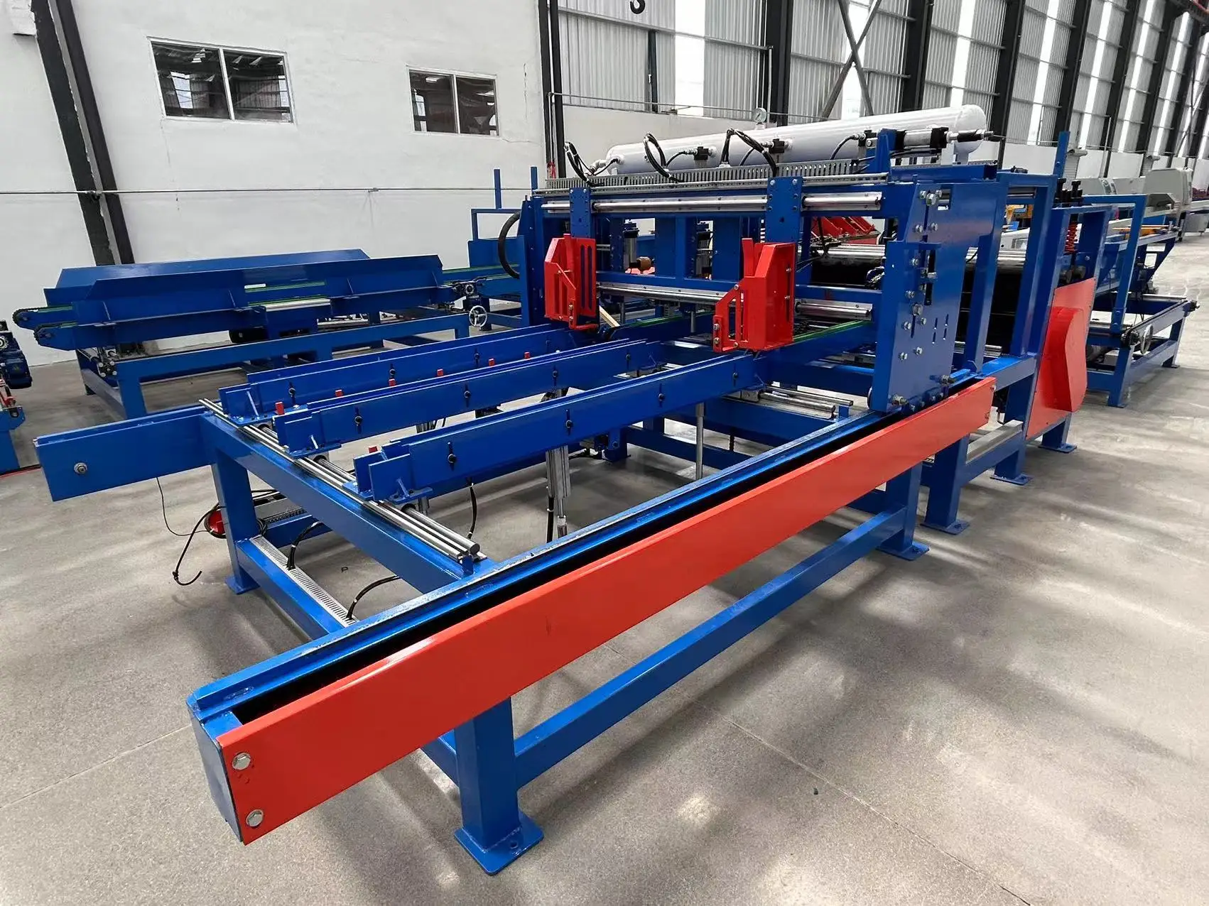 Easy-to-Operate Wood Pallet Nailing Machine