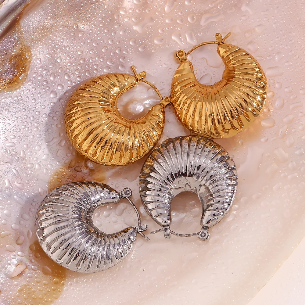 Dreamshow Engraved Cleat Texture Hollow Earrings - Gold Plated