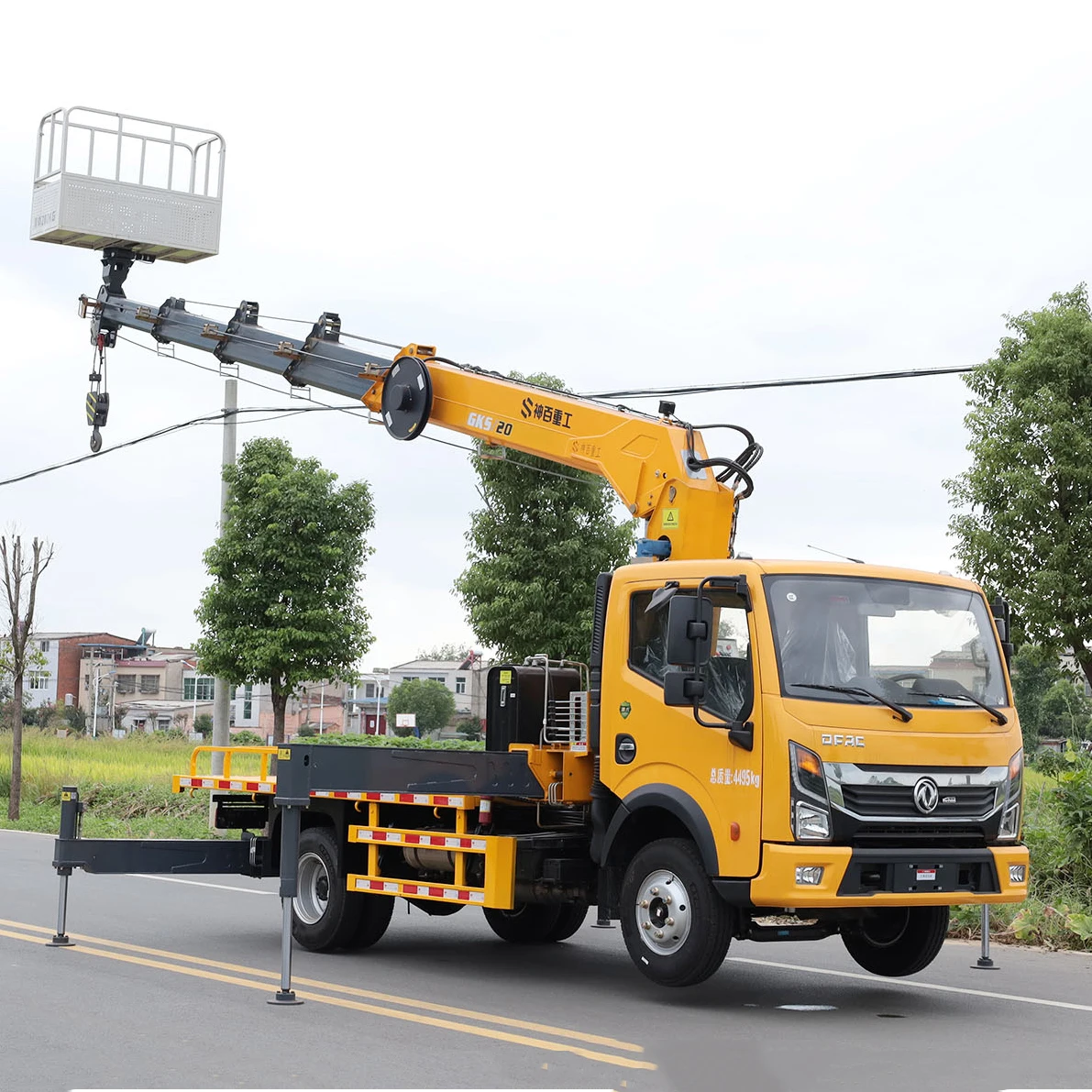 Dongfeng 4X2 Wrecker Towing Truck 8ton Telescopic Boom Crane Insulated Arm Aerial Work Truck
