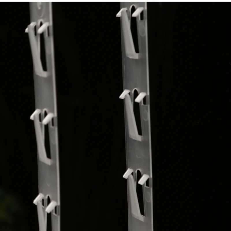 Merchandise Display Injection Retail Hanging Plastic Clips Strips