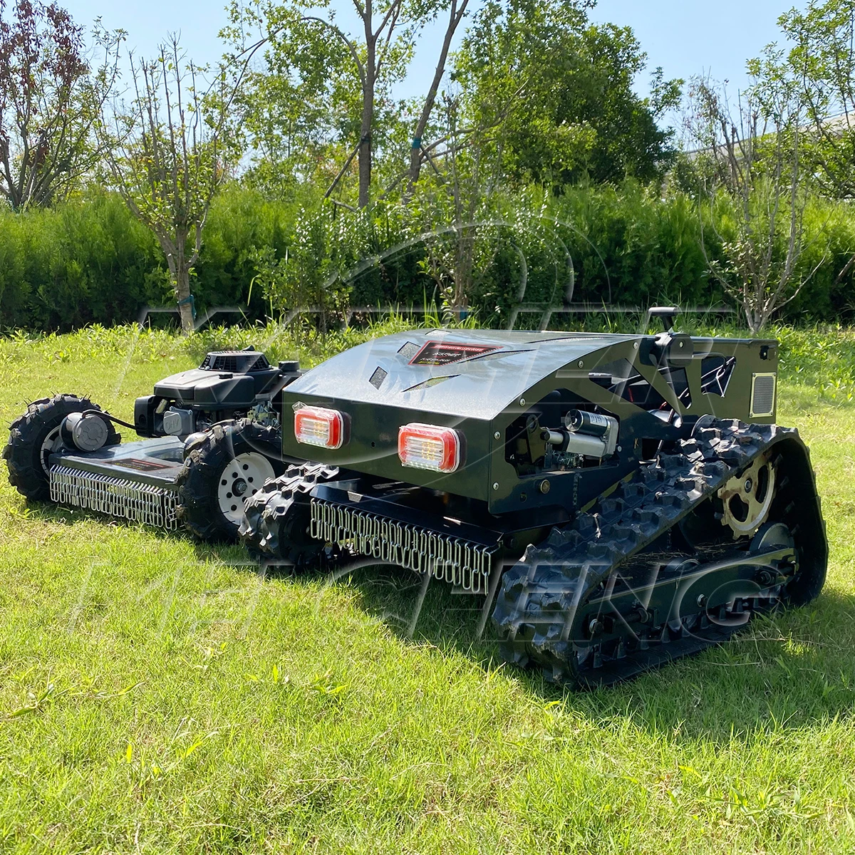 Loncin 196cc Gasoline Engine DIY Grade Self-Propelled Crawler Lawn Mower with Remote Control for Orchard Grass Cutting