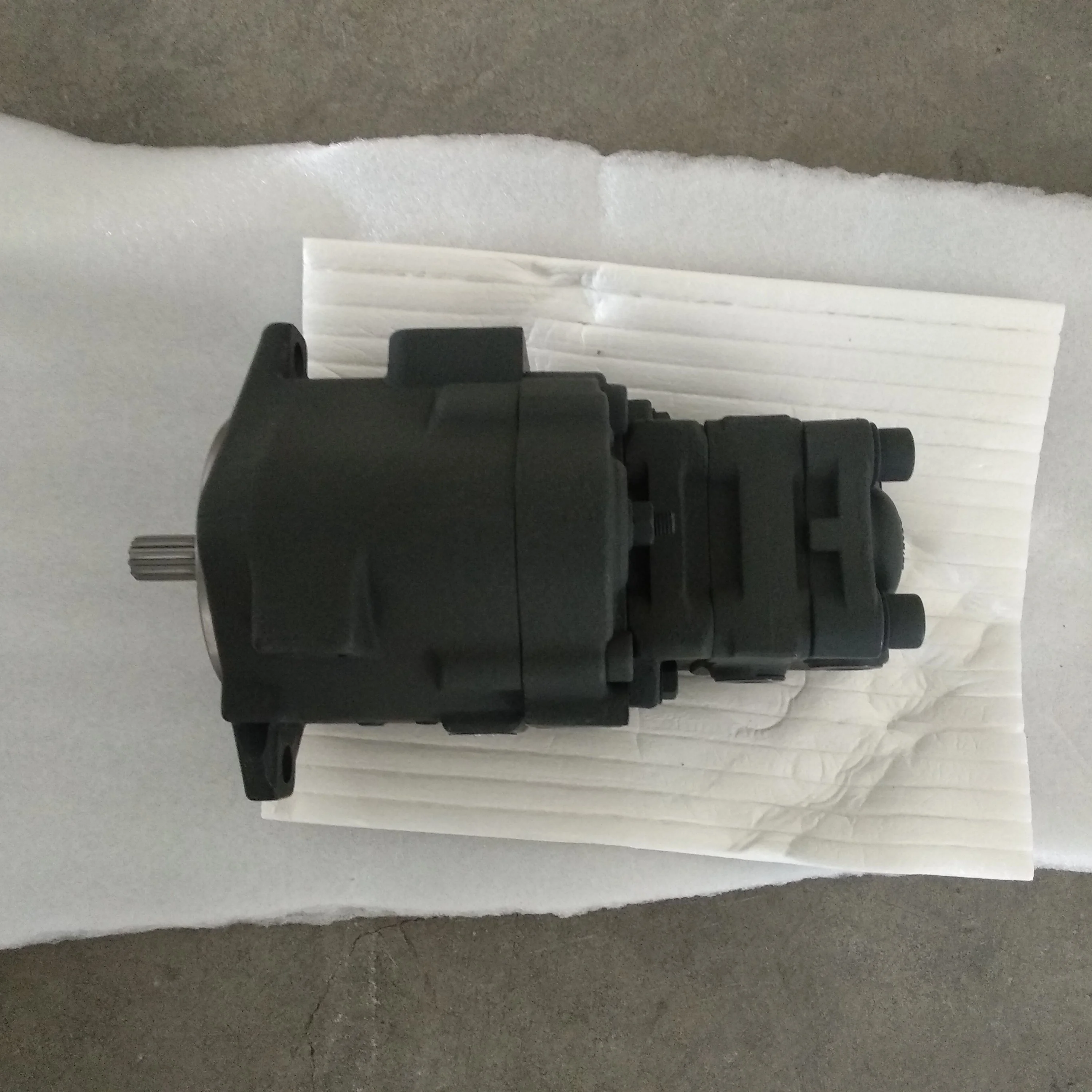 Excavator ZX17U-2 Main Pump PVD-00B-16P-5AG3-5060A Hydraulic Pump