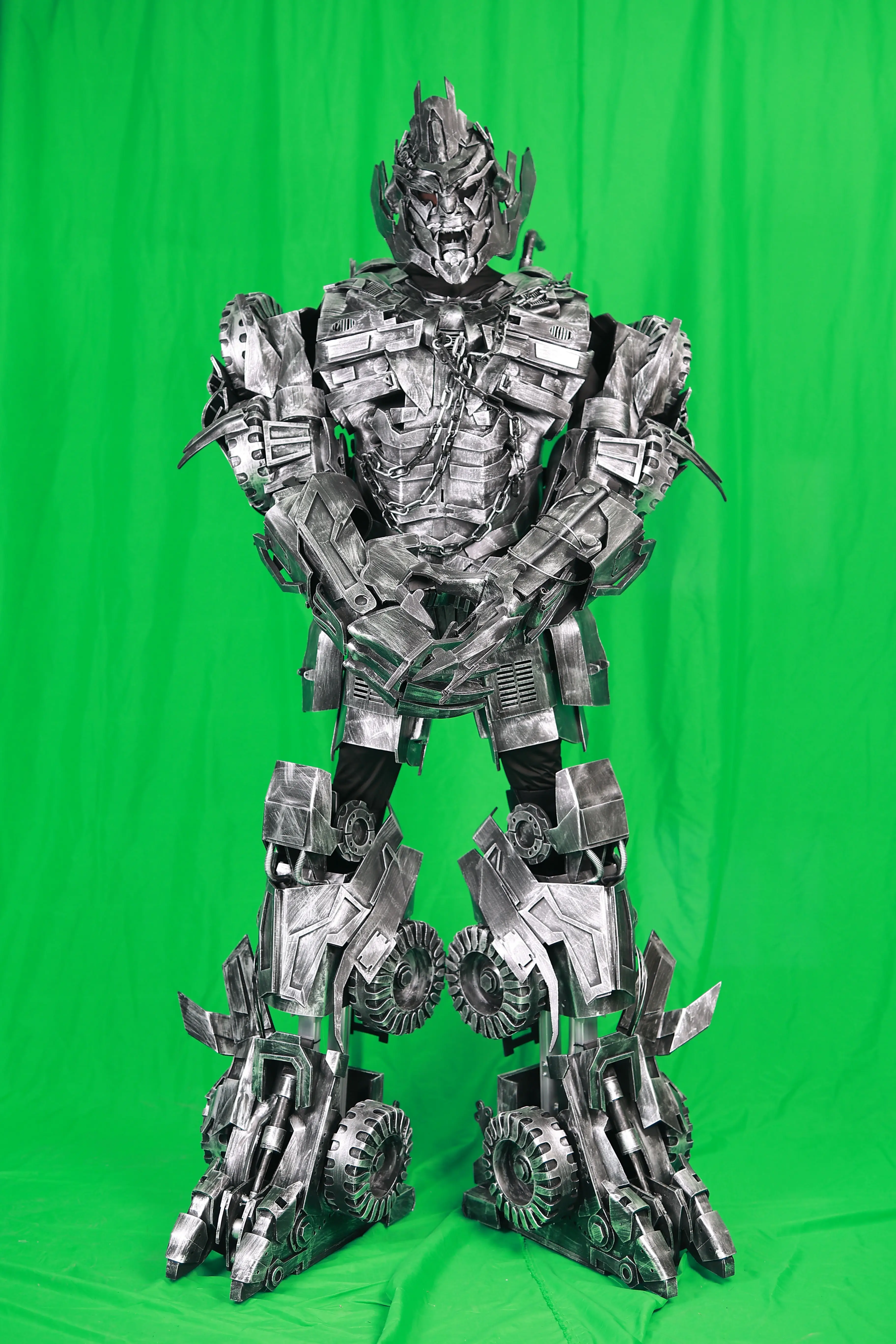 High Quality Adult Transformer Robot Costume Realistic Action Entertainment  for Halloween Trench Component Echo Character Type