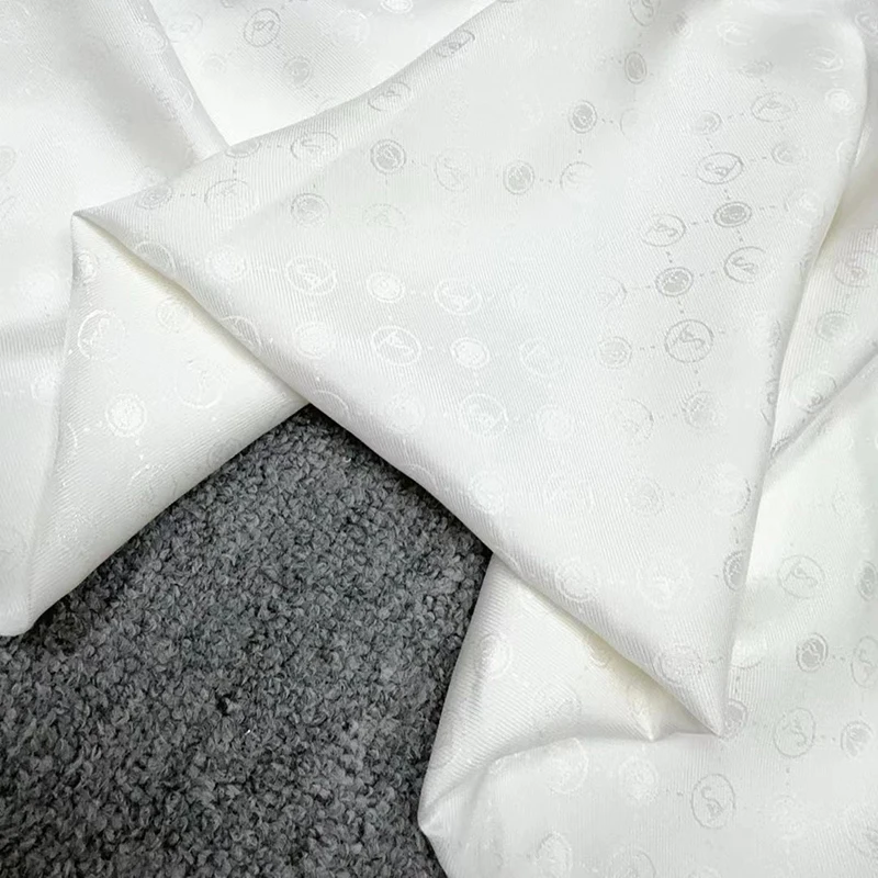 Twill Silk Fabric Pattern Jacquard Textile 100% Natural Mulberry Silk Twill Thick 21mm Jacquard Fabric for Women Dresses
