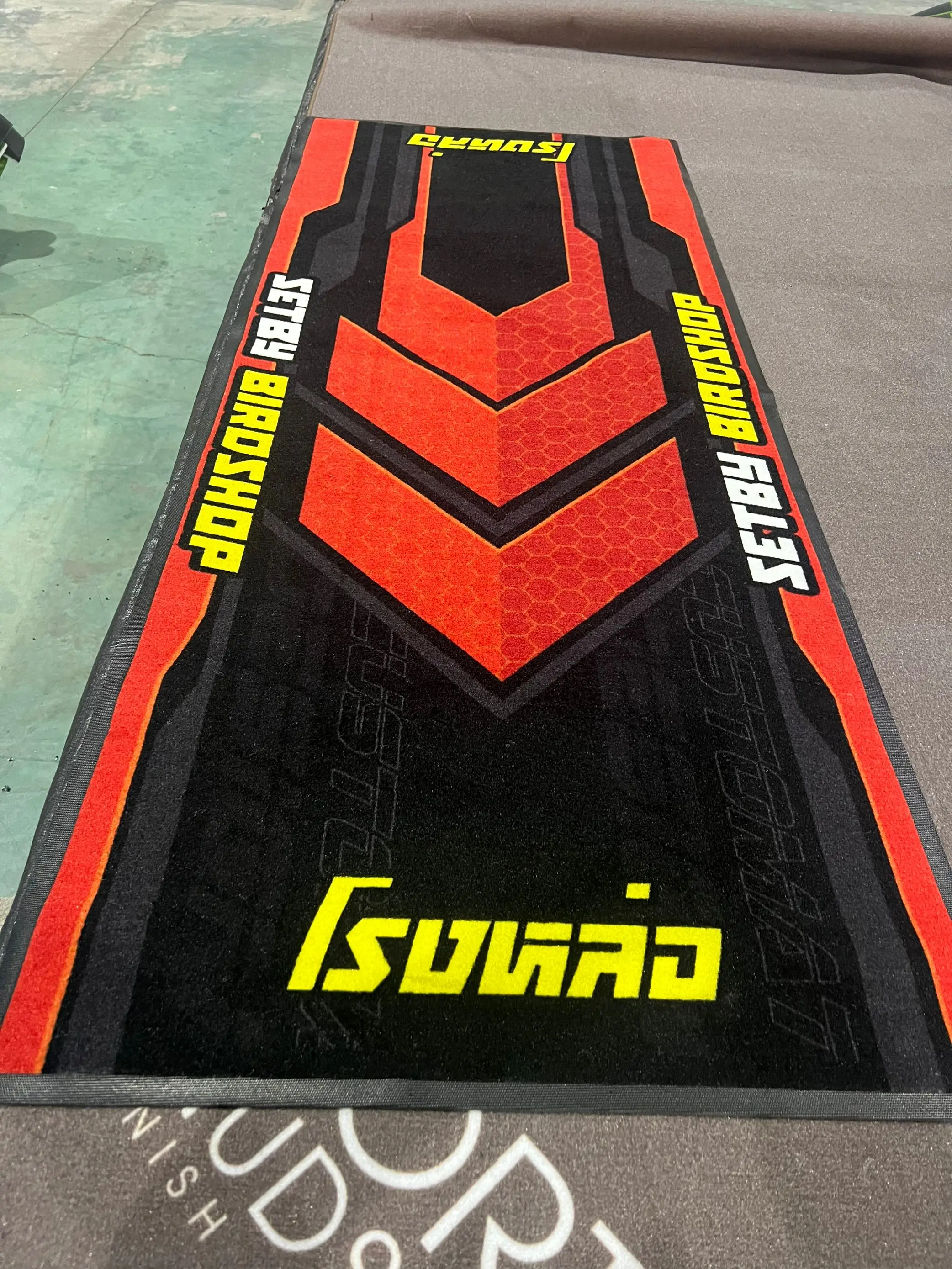 100% Nylon Washable Rubber Backing Printed Logo Entrance Door Mat Personalized Pit Mats Motorcycle Car Brand Logo Mat