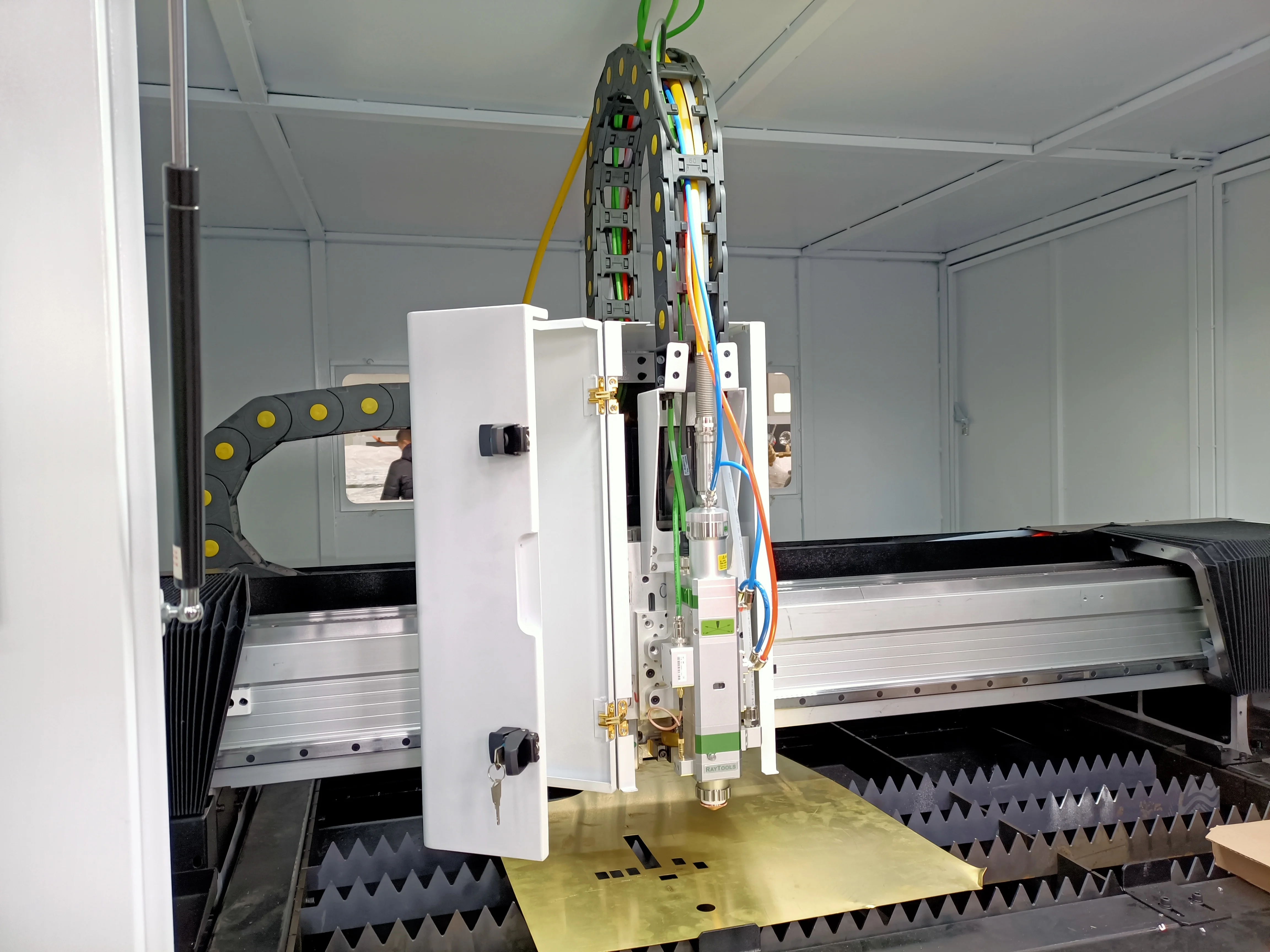 1390 Cover Mini Metal Fiber Laser Cutting Machine for Stainless Steel