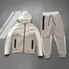 Sudadera con capucha-Negro