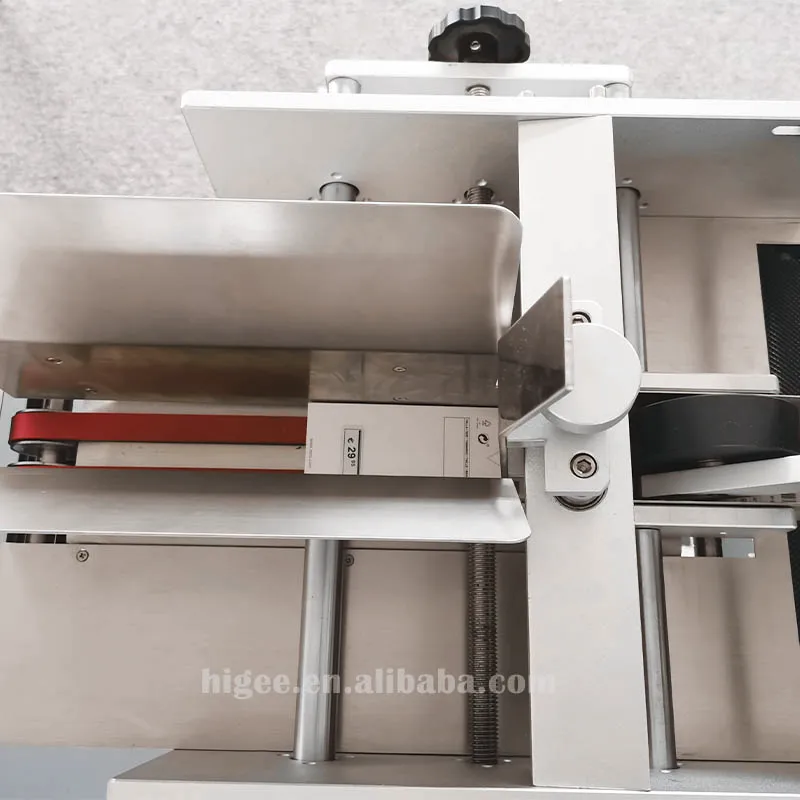 Fully Automatic Piggyback Price Tag Labels Attaching Labelling Systems Top Surface Hand Tag Sticker Labeling Machine