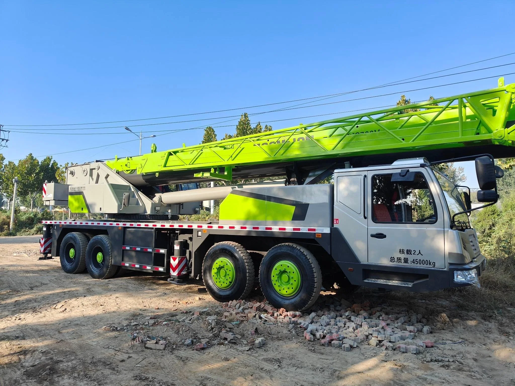 Zoomlion 70 Ton Truck Crane Truck Mobile Mounted Cranes 4 Wheel Crane ...