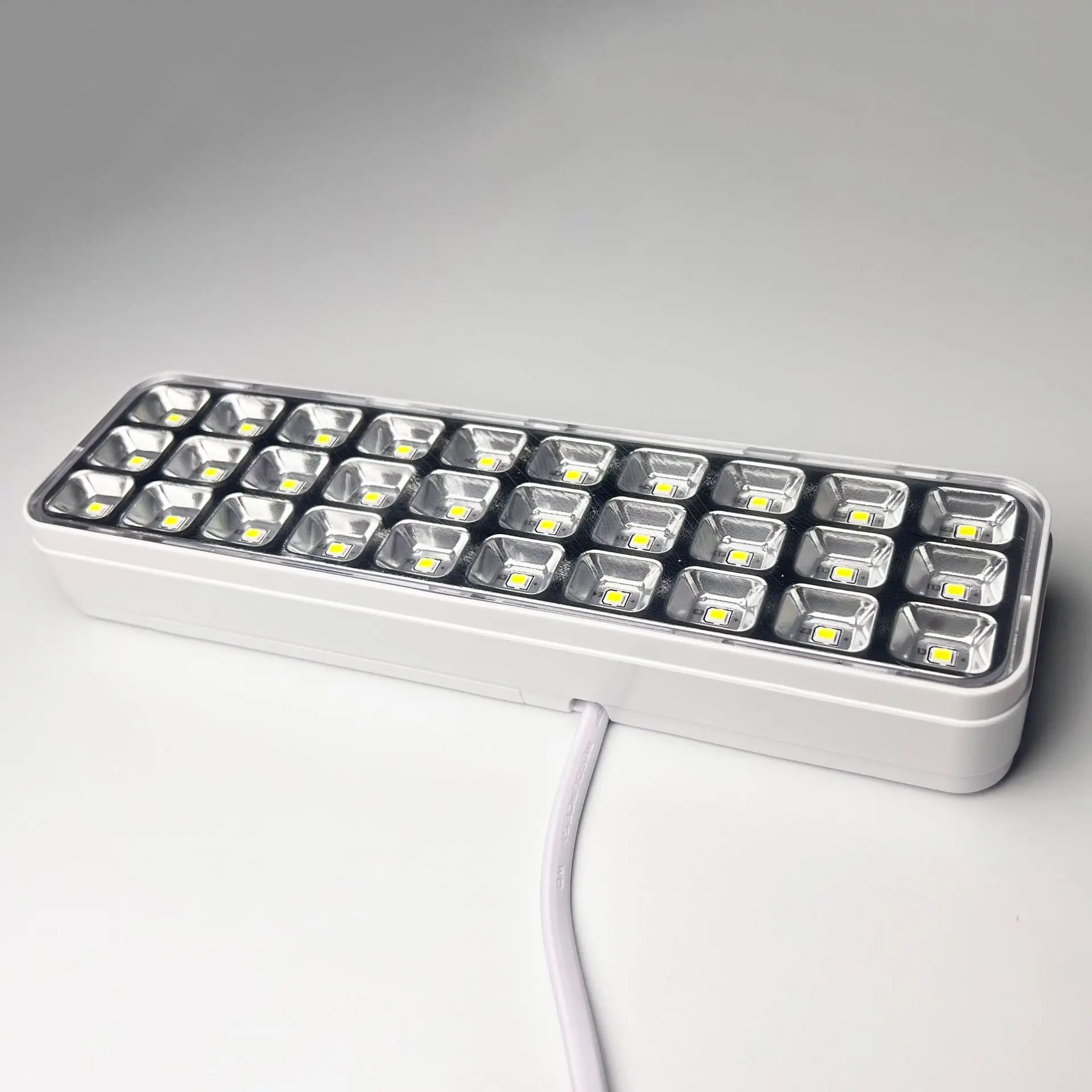 30/60/80 LED 灯 高亮度 LED 应急灯 疏散通道灯 野营灯 应急灯