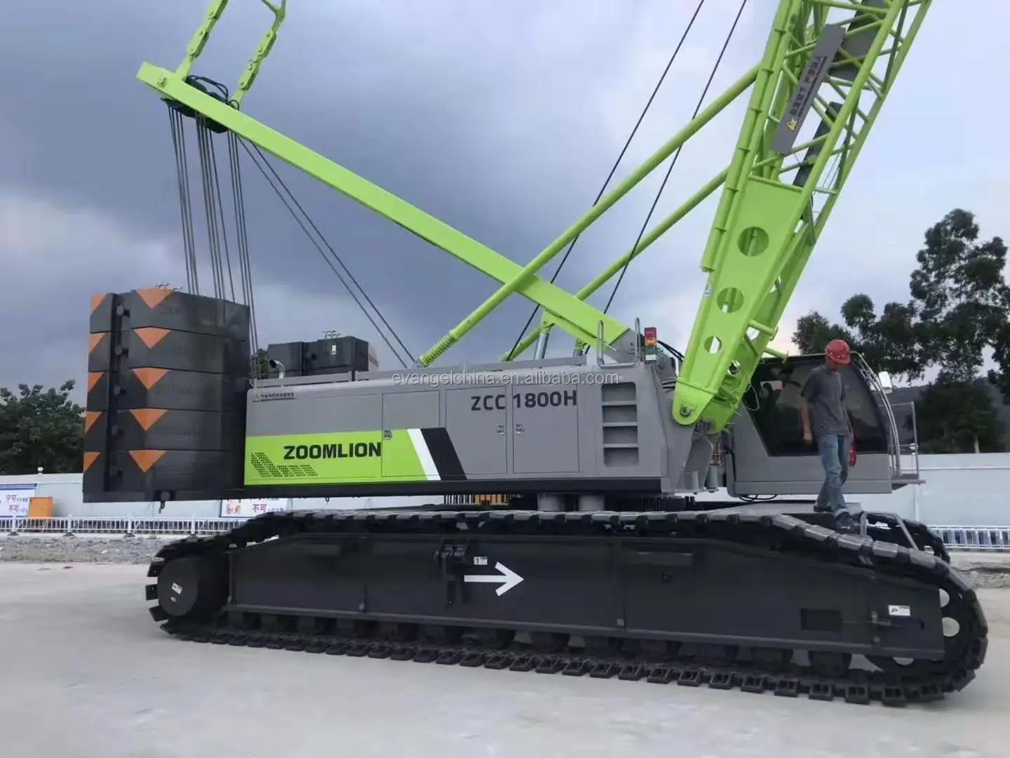 中联重科200吨300吨大履带起重机quy180 zcc2600 zcc100h