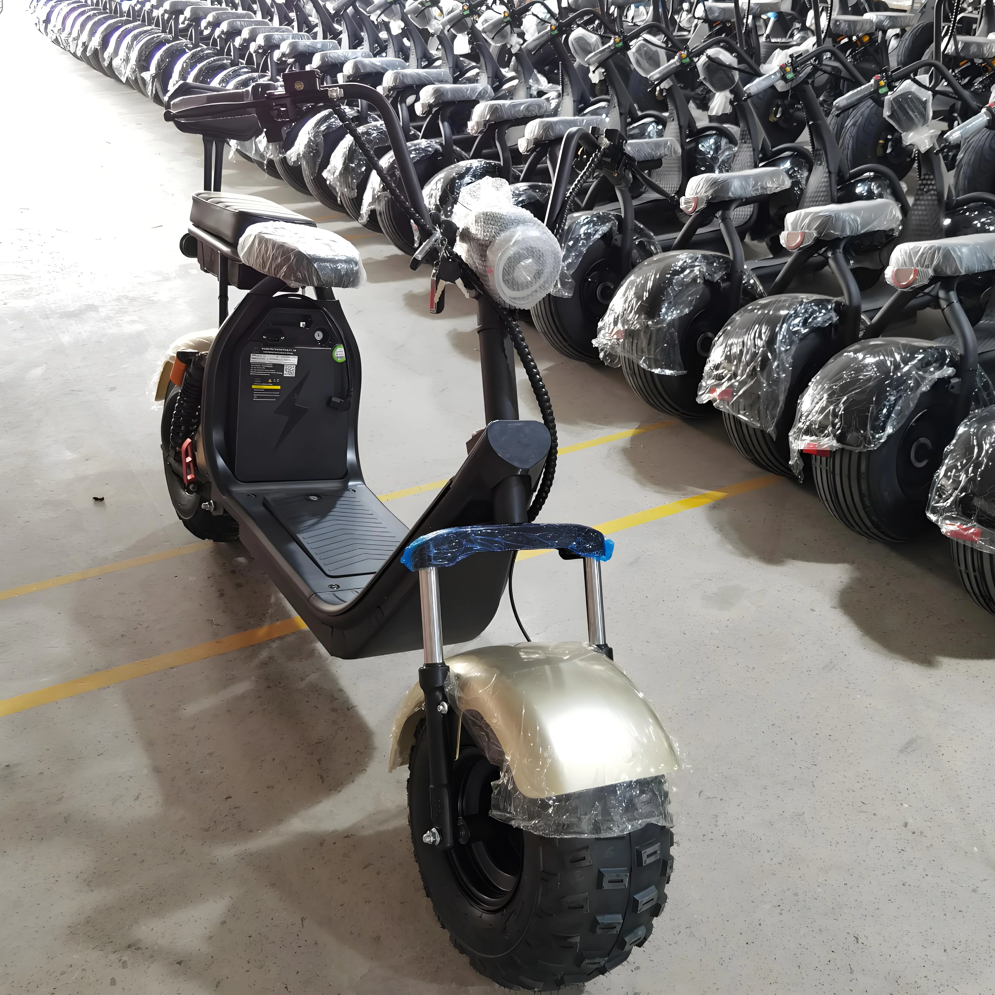 2025 Motorcycles 250Cc Cheap Scooter With Four Wheel Electric Motorcycles Scooters Bicycle