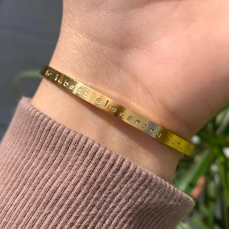 design your own gold bracelet