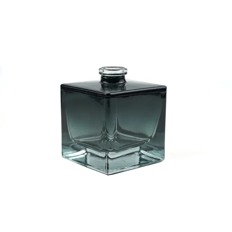 30ml 50ml 100ml Customized Gradient Black Square Perfume Bottles with ABS Square Lid