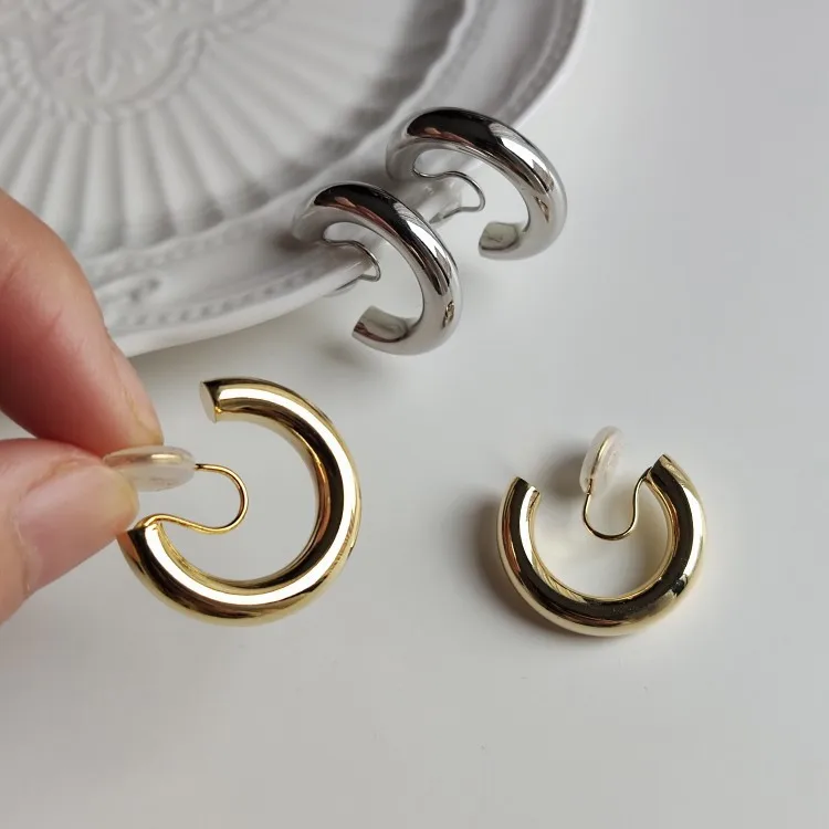 Minimalist 20mm Thick Circle No Piercing Clip on Hoop Earrings 18k Real Gold Non Pierced Cartilage Chunky Ear Cuff Earrings