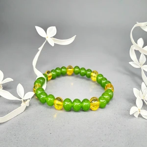 Fine Jewelry Collection Handstring Beaded Bracelet with Natural Hotan Jasper for Gift Featuring Main Stone Jade