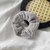 Tejido hueco gris