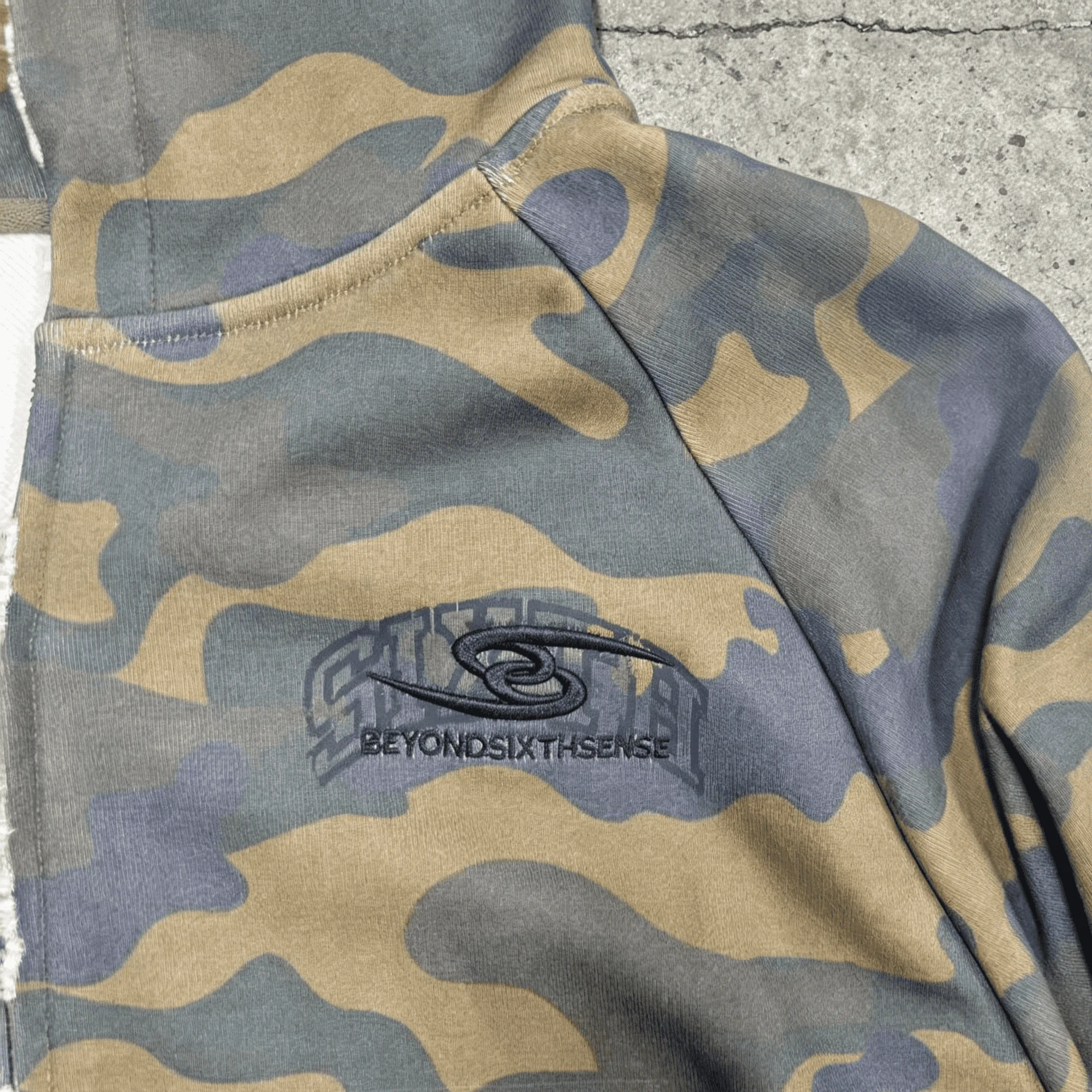 Premium Mens Camouflage Hooded Sweatshirt Washed Distressed Full Zip Urban Street Style Outerwear Apparel gallery 3
