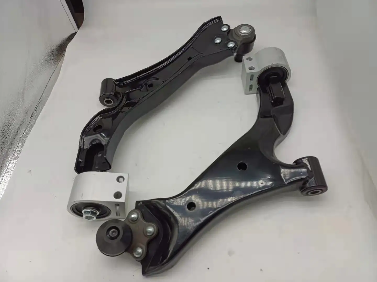 Factory Front Upper Control Arm 96819161 for Chevrolet Captiva 2006-2016