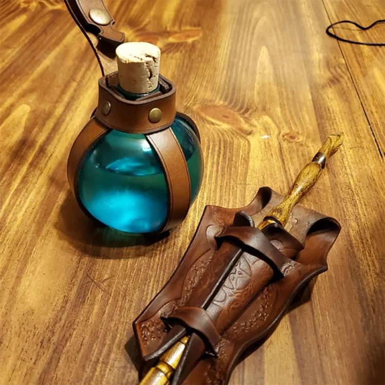 Factory Custom Genuine Leather Steampunk Vial Holder Magic Potion Bottle Accessories Protective Cover
