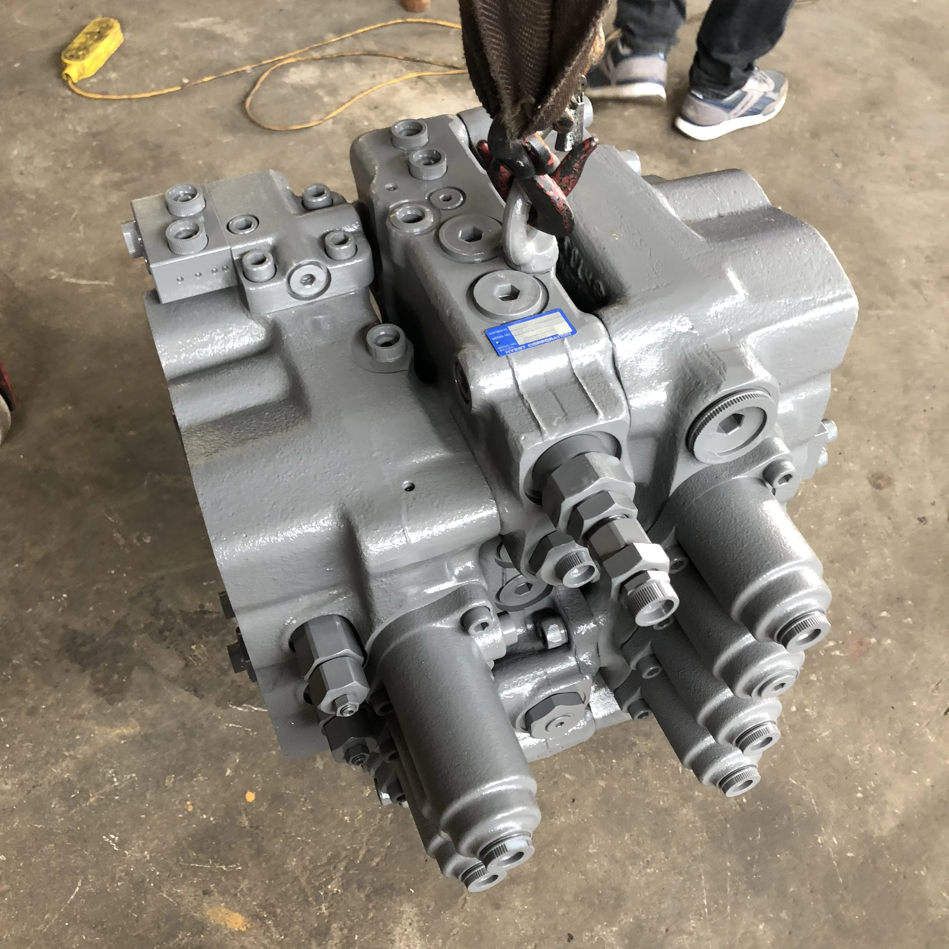 High-quality Hydraulic Main Control Valve for Volvo EC290B