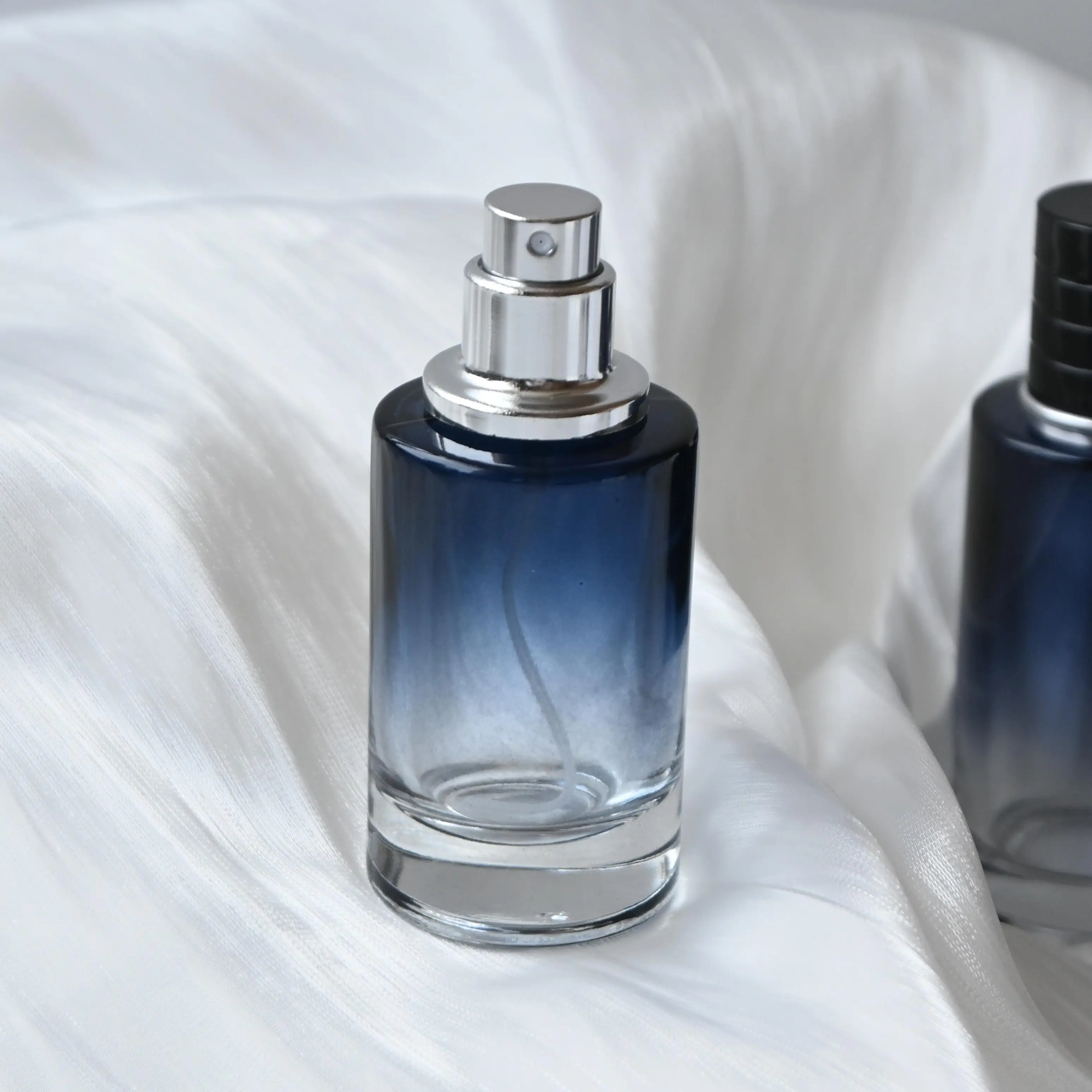 Refillable Gradient Blue Color Men Parfum Bottle 30ml 1oz Cylinder Atomizer  Round Spray Glass Perfume Bottles