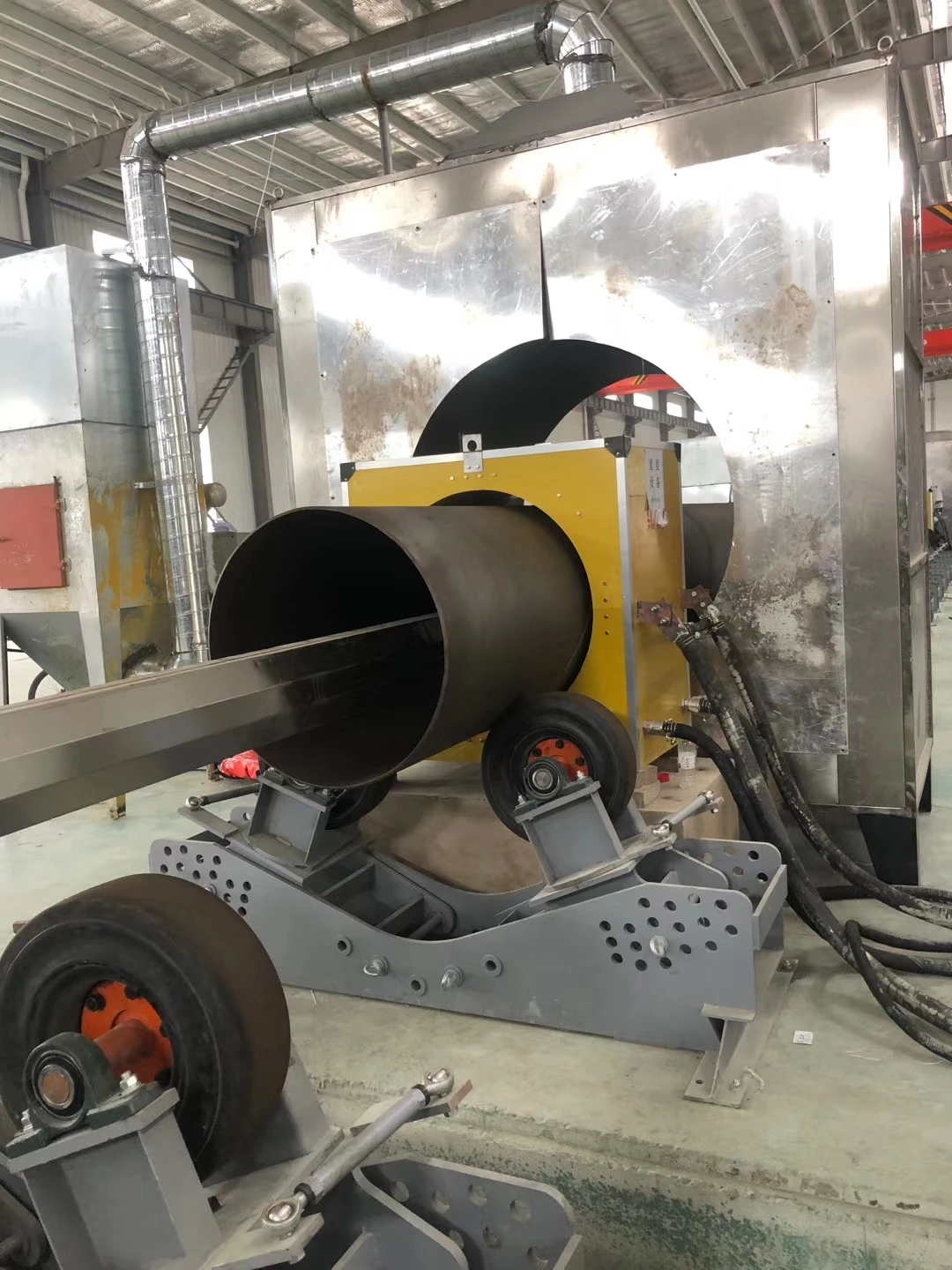 Сварочный стык анти-поврежденная эпоксидная краска внутренний сварочный процесс Робот автоматически пескоструйная обработка и покрытие машина