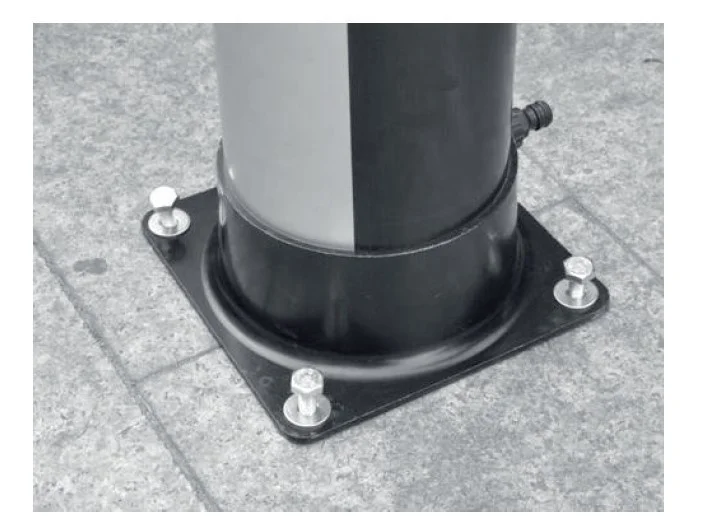 Outdoor Curved Garden Solar Shower Pool  Solar Shower 20L Curved Solar Shower Copper Valve Inside Aluminum Base