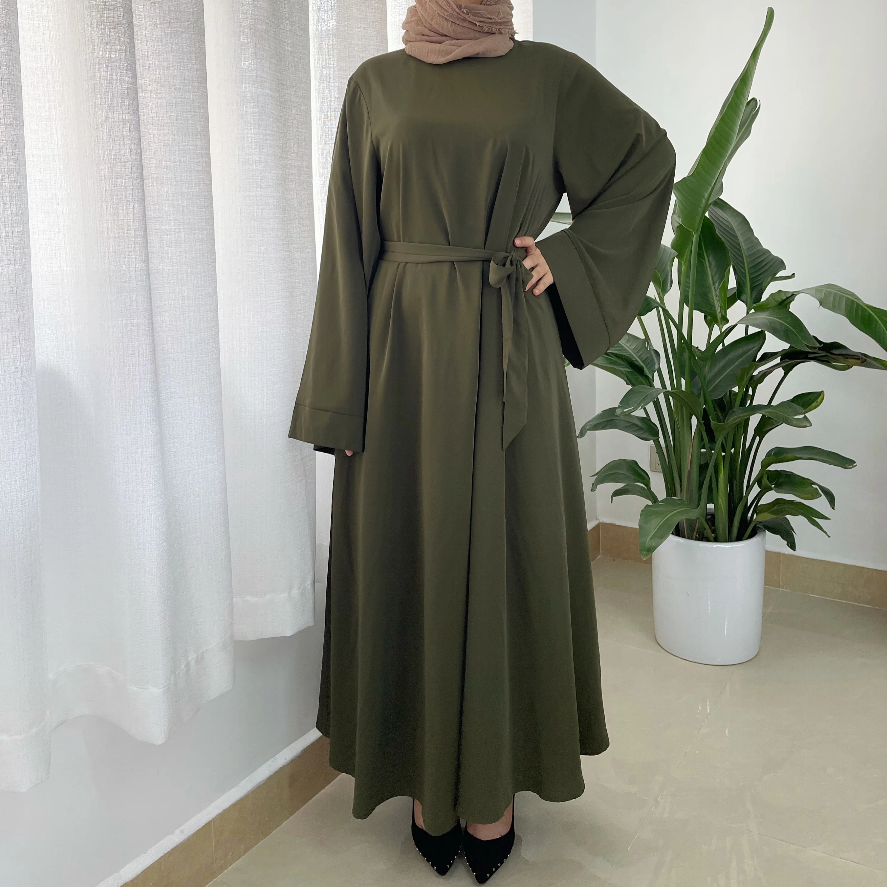 Pleated abaya store uk