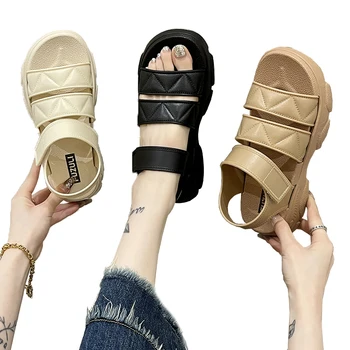Spring and summer sweet flat sandals woman, a word with open-toe lady sandals, students wear wrinkled sandals wholesale