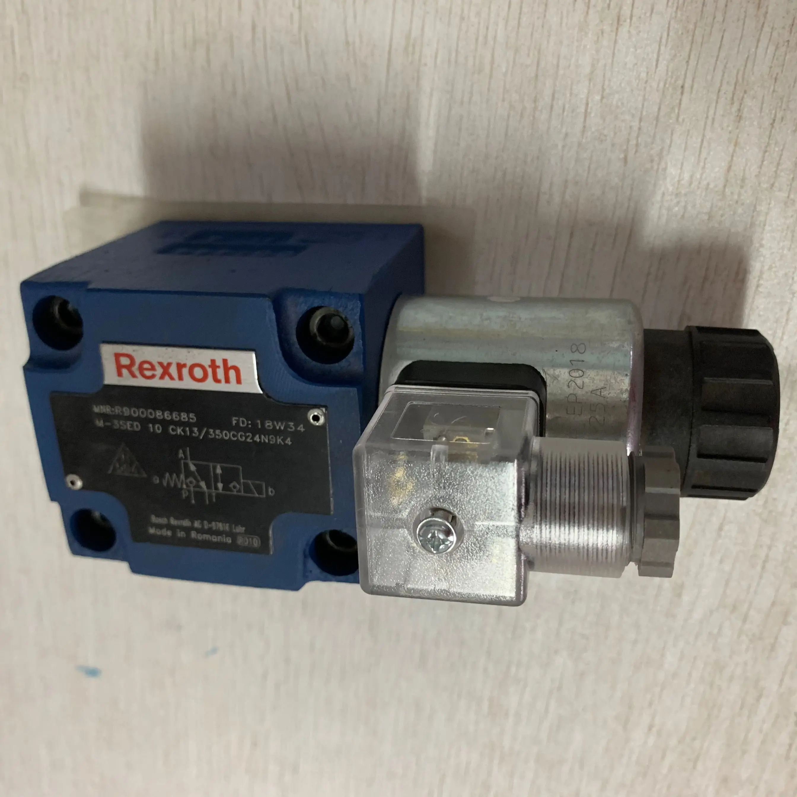 Valve Hydraulique Rexroth M-3SED 10 - Référence R900086685 - Neuf Jamais Utilisé - Fabriqué En Allemagne