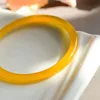 Amarillo limón intenso