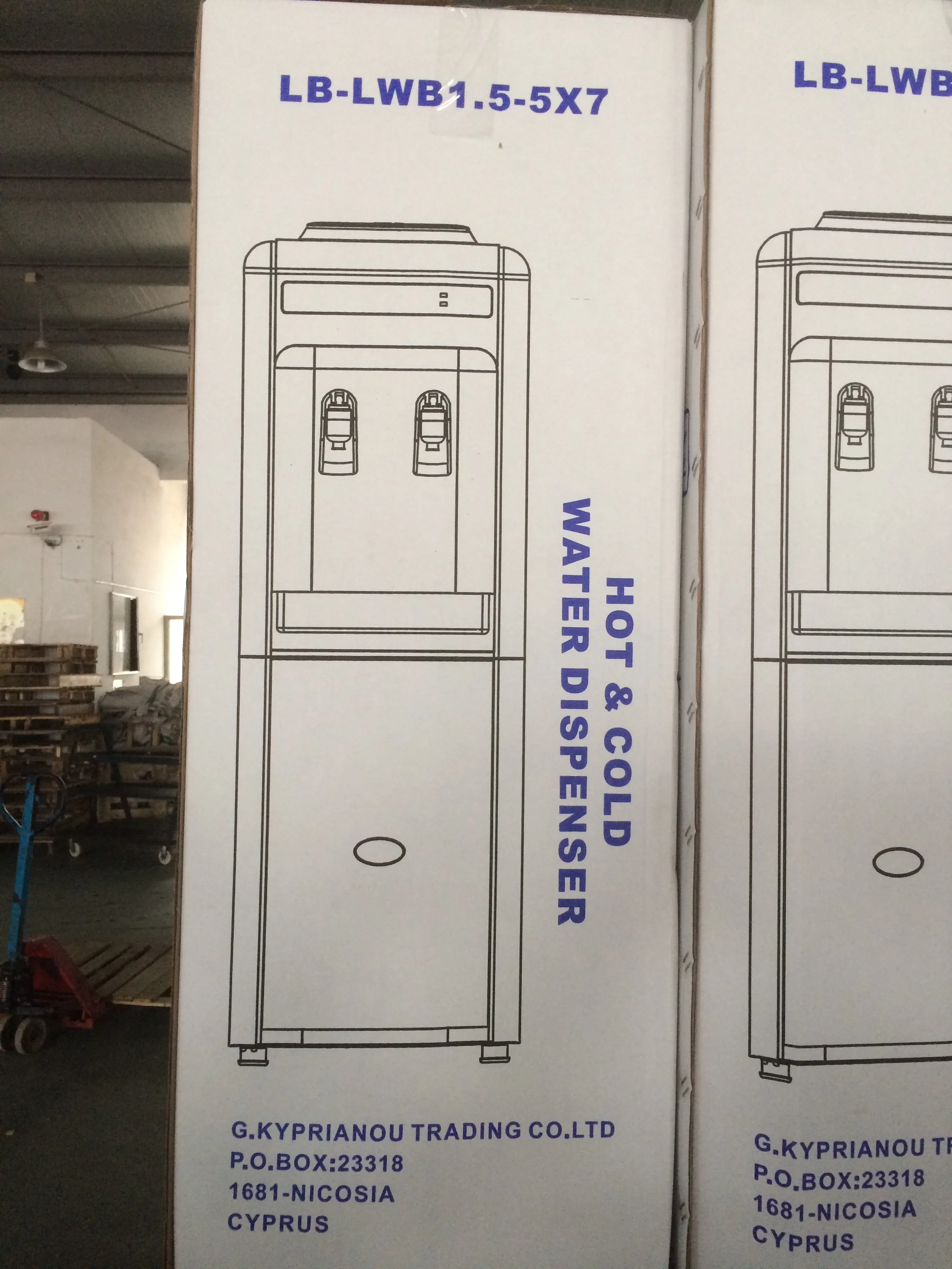 Hot And Cold Compressor Cooling R134a R600a Freon Water Dispenser With