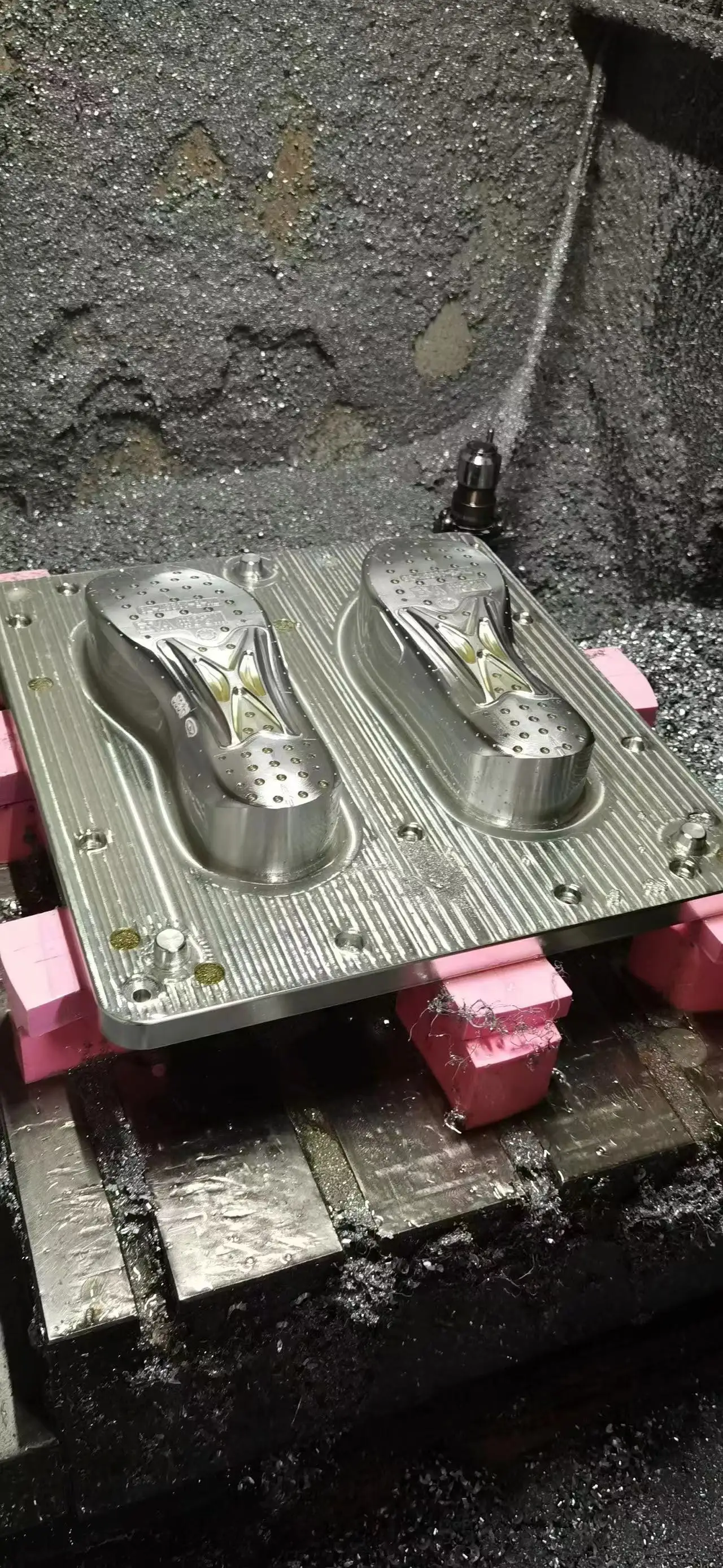 Mold Making Mathine Vmc850 Fanuc System For Mental Mold Process Vertical Machining Center ...