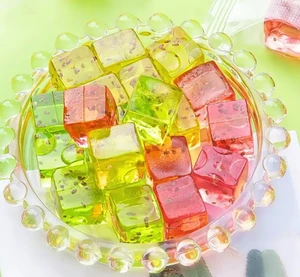 Acidic Fruit Cube Pattern Chia Seed Chewy Gummies Assorted Snacks in Sour Gummy Candies