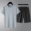 Gris oscuro