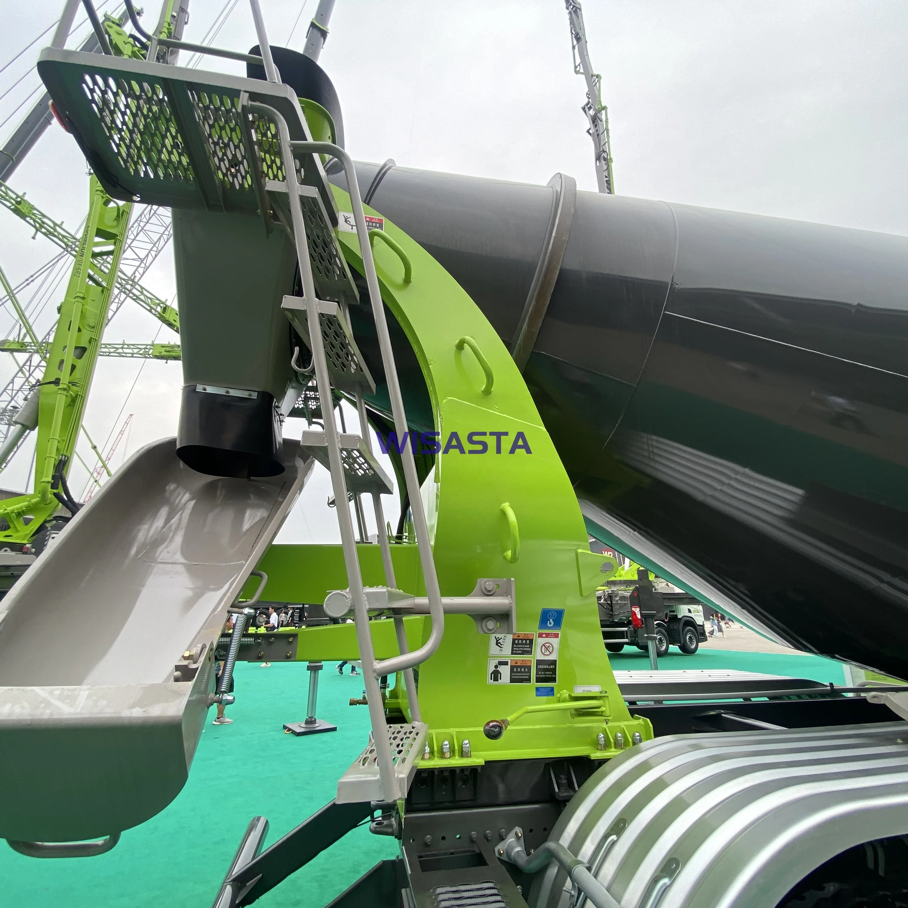 2023 Chinese New Zoomlion Mini Small Volumetric 12 Cubic Meters Cement Mixing Howo Price Self Loading Used Concrete Mixer Truck
