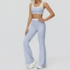 Azul claro (sujetador + leggings con piernas acampanadas)