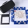 Estante triangular para dominó azul, para 4 jugadores.