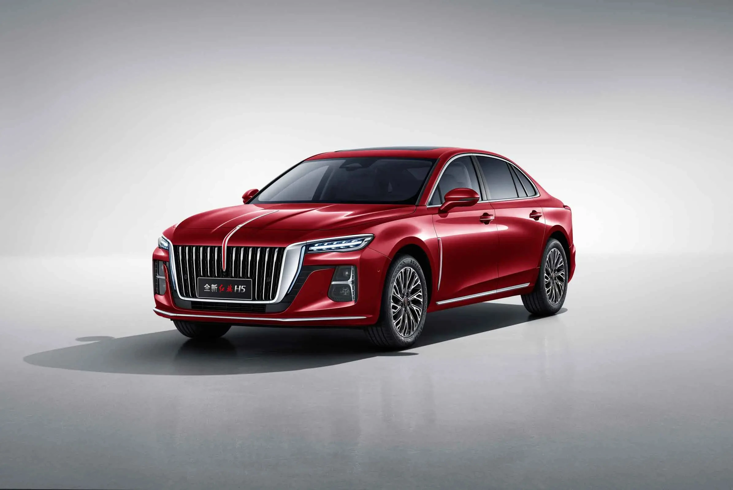 Latest Design High Quality New Hongqi H5 Luxury Chinese Sedan H5 2024 Gasoline Car factory